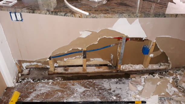 Best Commercial water damage restoration  in Barberton, WA